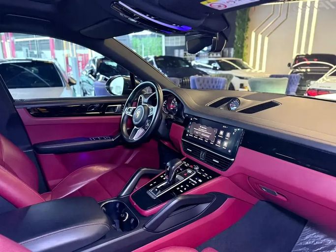 Подержанный Porsche Cayenne Coupé III (E3.2) Рестайлинг, 3.0 л, 2023 в ОАЭ, Дубай от GE Motors Серый цвет. GCC | AUTO.AE | Объявление #295433 — фото 10 из 17