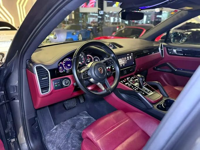 Подержанный Porsche Cayenne Coupé III (E3.2) Рестайлинг, 3.0 л, 2023 в ОАЭ, Дубай от GE Motors Серый цвет. GCC | AUTO.AE | Объявление #295433 — фото 14 из 17