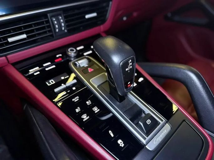 Подержанный Porsche Cayenne Coupé III (E3.2) Рестайлинг, 3.0 л, 2023 в ОАЭ, Дубай от GE Motors Серый цвет. GCC | AUTO.AE | Объявление #295433 — фото 16 из 17