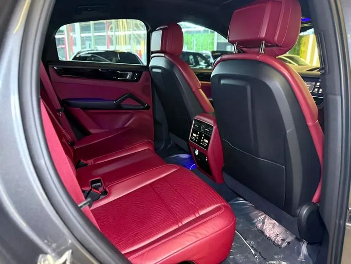 Подержанный Porsche Cayenne Coupé III (E3.2) Рестайлинг, 3.0 л, 2023 в ОАЭ, Дубай от GE Motors Серый цвет. GCC | AUTO.AE | Объявление #295433 — фото 17 из 17