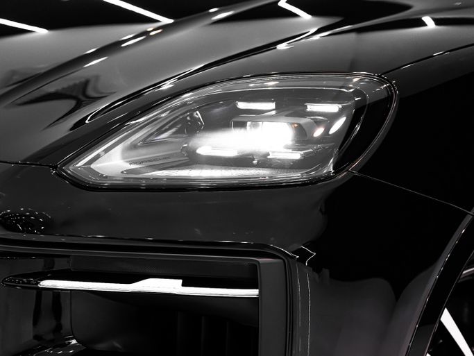 Used Porsche Cayenne Coupé III Facelift, 3.0 l, 2024 in UAE, Dubai by Sanam Cars, Black color. GCC Specs | AUTO.AE | Listing #295626 — photo 19 of 26