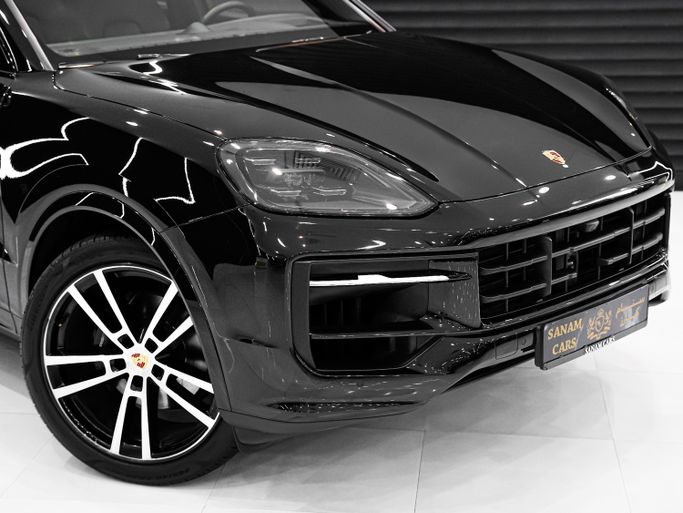 Used Porsche Cayenne Coupé III Facelift, 3.0 l, 2024 in UAE, Dubai by Sanam Cars, Black color. GCC Specs | AUTO.AE | Listing #295626 — photo 20 of 26