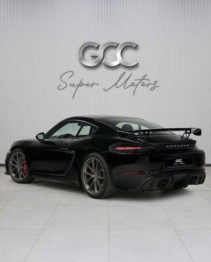 Подержанный Porsche Cayman GT4 II 718 (982), 4.0 л, 2020 в Дубае от GCC Super Motors Черный цвет. GCC | AUTO.AE