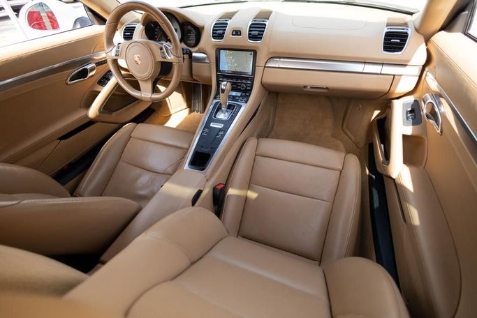 Подержанный Porsche Cayman S II (981), 3.4 л, 2015 в Дубае от Linda Cars Белый цвет. GCC | AUTO.AE