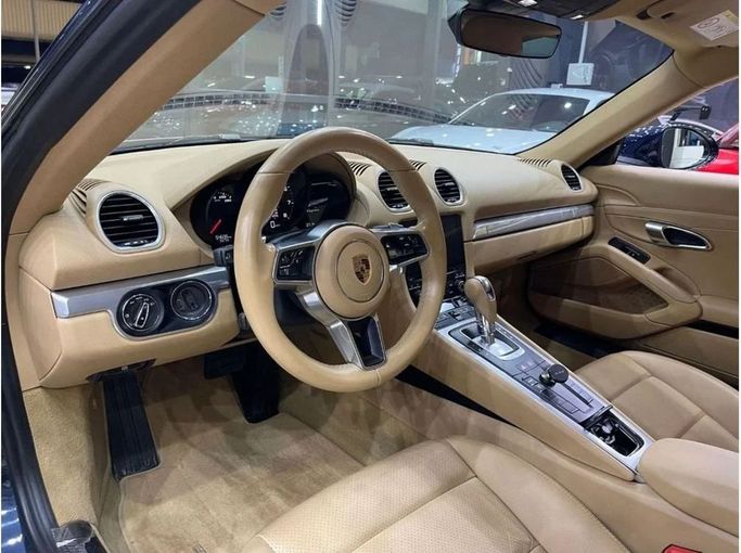 Подержанный Porsche Cayman III 718 (982), 2.0 л, 2017 в Дубае от Carbon Cars Тёмно-синий цвет. GCC | AUTO.AE