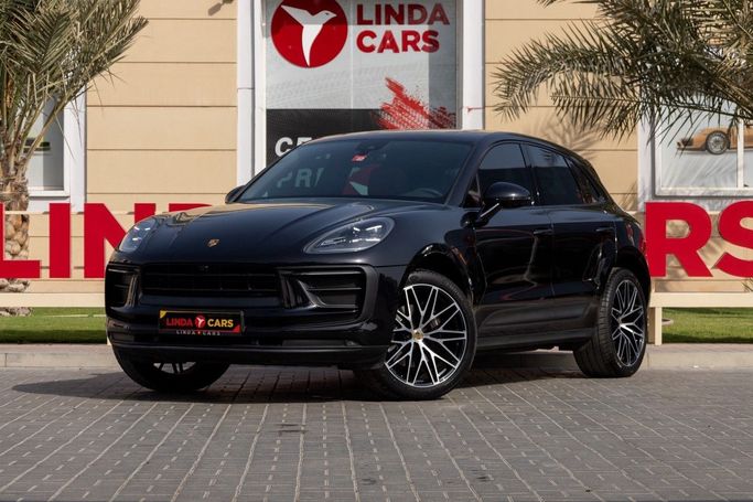 Used Porsche Macan I Facelift 2, 2.0 l, 2023 in Dubai by Linda Cars, Black color. GCC Specs | AUTO.AE