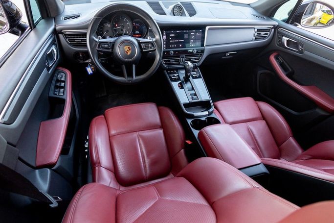 Used Porsche Macan I Facelift 2, 2.0 l, 2023 in Dubai by Linda Cars, Black color. GCC Specs | AUTO.AE