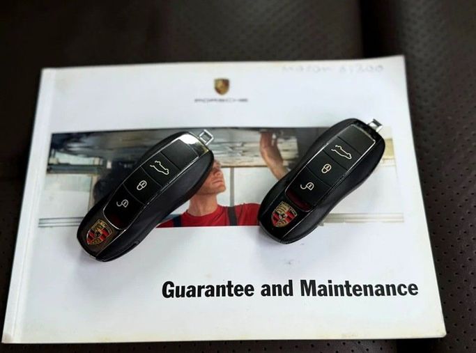 New Porsche Macan I Facelift, 2.0 l, 2018 in Dubai by Alta Class Motors, Golden color. Other | AUTO.AE