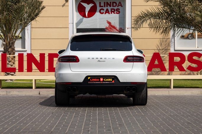 Used Porsche Macan I, 2.0 l, 2018 in Dubai by Linda Cars, White color. GCC Specs | AUTO.AE