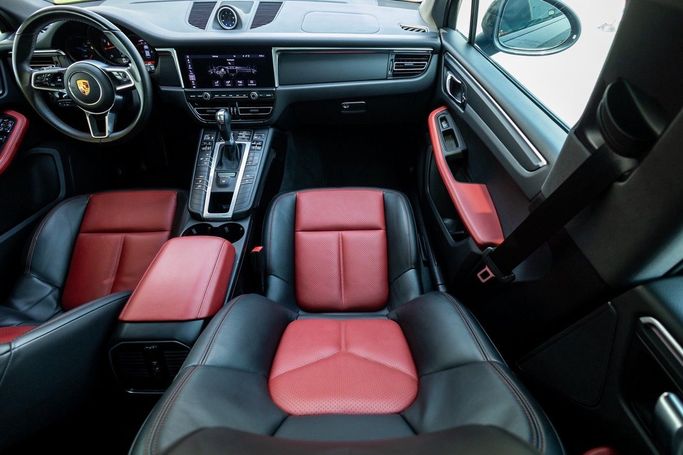 Used Porsche Macan I Facelift, 2.0 l, 2021 in Dubai by Linda Cars, Grey color. GCC Specs | AUTO.AE