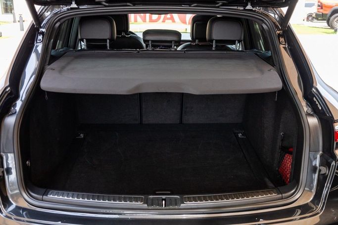 Used Porsche Macan I Facelift, 2.0 l, 2021 in Dubai by Linda Cars, Grey color. GCC Specs | AUTO.AE