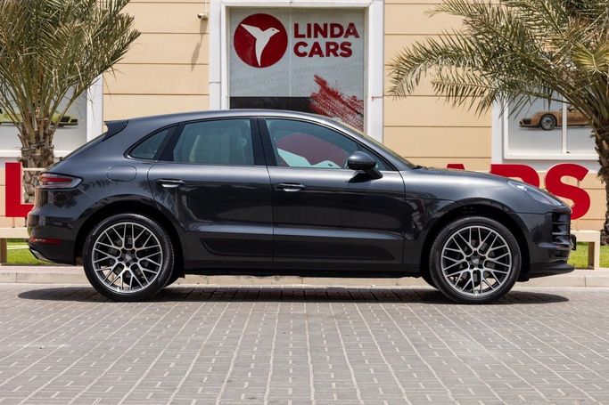 Used Porsche Macan I Facelift, 2.0 l, 2021 in Dubai by Linda Cars, Grey color. GCC Specs | AUTO.AE
