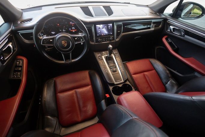 Used Porsche Macan I Facelift, 2.0 l, 2018 in Dubai by Linda Cars, Grey color. GCC Specs | AUTO.AE