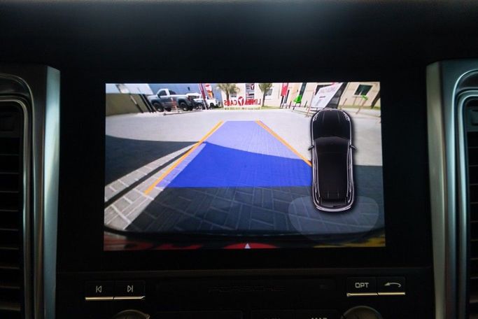 Used Porsche Macan I Facelift, 2.0 l, 2018 in Dubai by Linda Cars, Grey color. GCC Specs | AUTO.AE