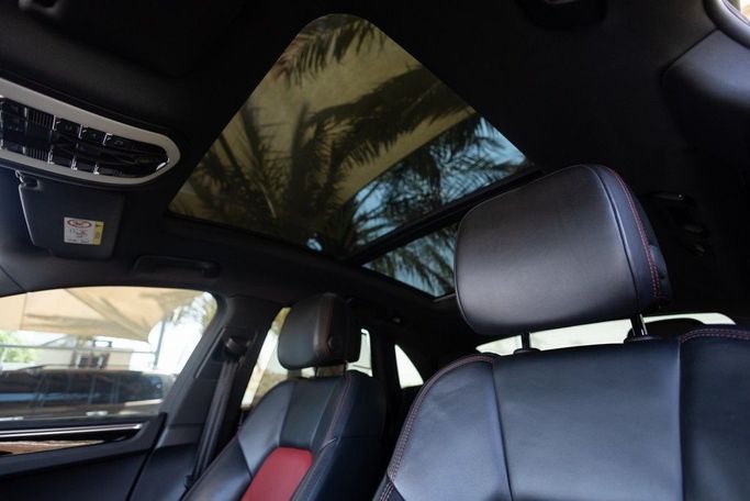 Used Porsche Macan I Facelift, 2.0 l, 2018 in Dubai by Linda Cars, Grey color. GCC Specs | AUTO.AE