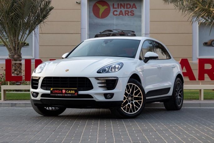 Used Porsche Macan I, 2.0 l, 2018 in Dubai by Linda Cars, White color. GCC Specs | AUTO.AE