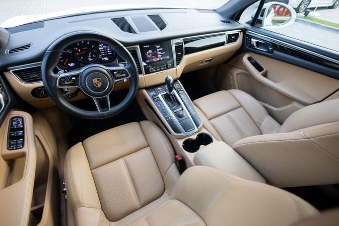 Used Porsche Macan I, 2.0 l, 2018 in Dubai by Linda Cars, White color. GCC Specs | AUTO.AE