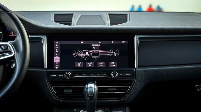 Подержанный Porsche Macan I Рестайлинг, 2.0 л, 2021 в Дубае от MBA Motors Синий цвет. Other | AUTO.AE