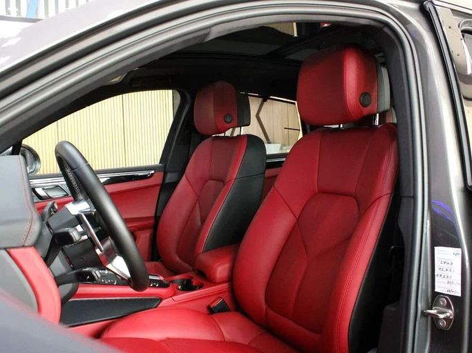 Подержанный Porsche Macan S I, 3.0 л, 2015 в Дубае от Hot Wheel Used Motors Серый цвет. GCC | AUTO.AE