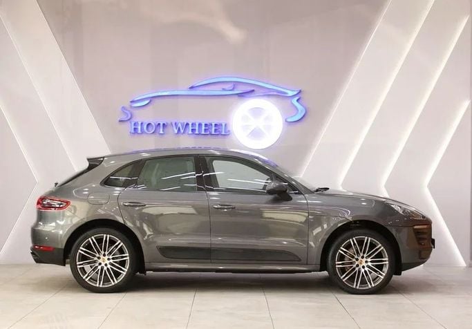 Подержанный Porsche Macan S I, 3.0 л, 2015 в Дубае от Hot Wheel Used Motors Серый цвет. GCC | AUTO.AE