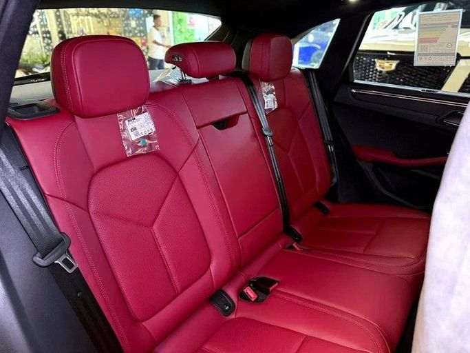 Новый Porsche Macan I Рестайлинг 2, 2.0 л, 2026 в Дубае от GE Motors Черный цвет. GCC | AUTO.AE