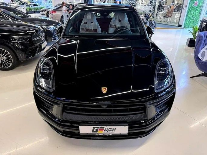 Новый Porsche Macan I Рестайлинг 2, 2.0 л, 2026 в Дубае от GE Motors Черный цвет. GCC | AUTO.AE