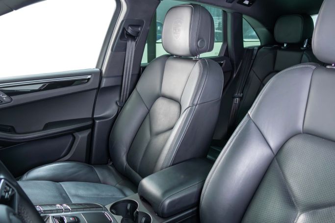 Used Porsche Macan I Facelift, 2.0 l, 2019 in Dubai by The Car Superstore, Blue color. GCC Specs | AUTO.AE