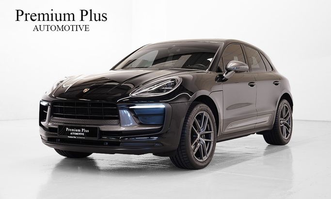 Подержанный Porsche Macan T I Рестайлинг 2, 2.0 л, 2024 в Дубае от Premium Plus Automotive Черный цвет. GCC | AUTO.AE