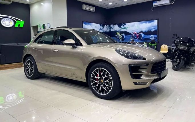 مستعملة Porsche Macan GTS I, 3.0 l, 2017 في في دبي من Carbon Cars، اللون ذهبي. مواصفات الخليج | AUTO.AE | إعلان #259727