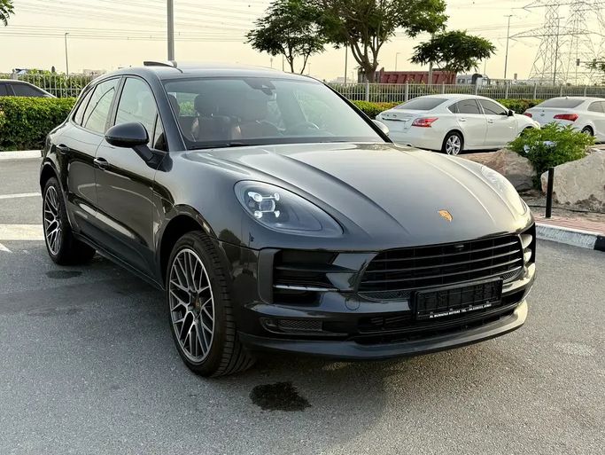 Подержанный Porsche Macan T I Рестайлинг 2, 2.0 л, 2021 в Дубае от ALMUWAFAQ MOTORS Серый цвет. GCC | AUTO.AE | Объявление #264318