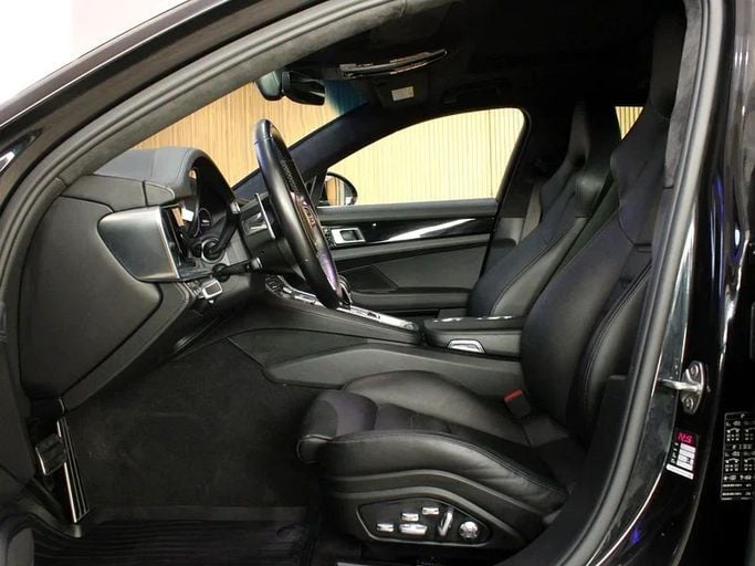Used Porsche Panamera Turbo S E-Hybrid II, 4.0 l, 2020 in Dubai by Hot Wheel Used Motors, Black color. Other | AUTO.AE