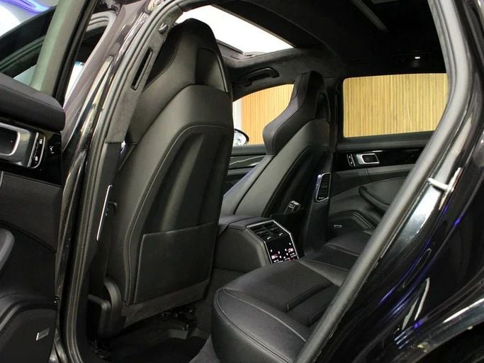 Used Porsche Panamera Turbo S E-Hybrid II, 4.0 l, 2020 in Dubai by Hot Wheel Used Motors, Black color. Other | AUTO.AE