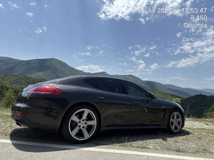 Used Porsche Panamera 4 I Facelift, 3.6 l, 2015 in Dubai, Brown color. American Specs | AUTO.AE