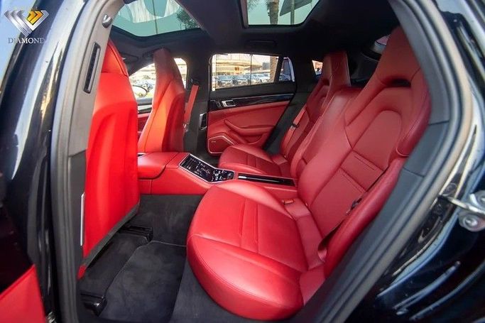 Used Porsche Panamera II Facelift, 2.9 l, 2021 in Dubai by Royal Diamond Motors, Black color. GCC Specs | AUTO.AE