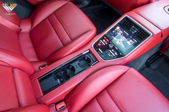 Used Porsche Panamera II Facelift, 2.9 l, 2021 in Dubai by Royal Diamond Motors, Black color. GCC Specs | AUTO.AE