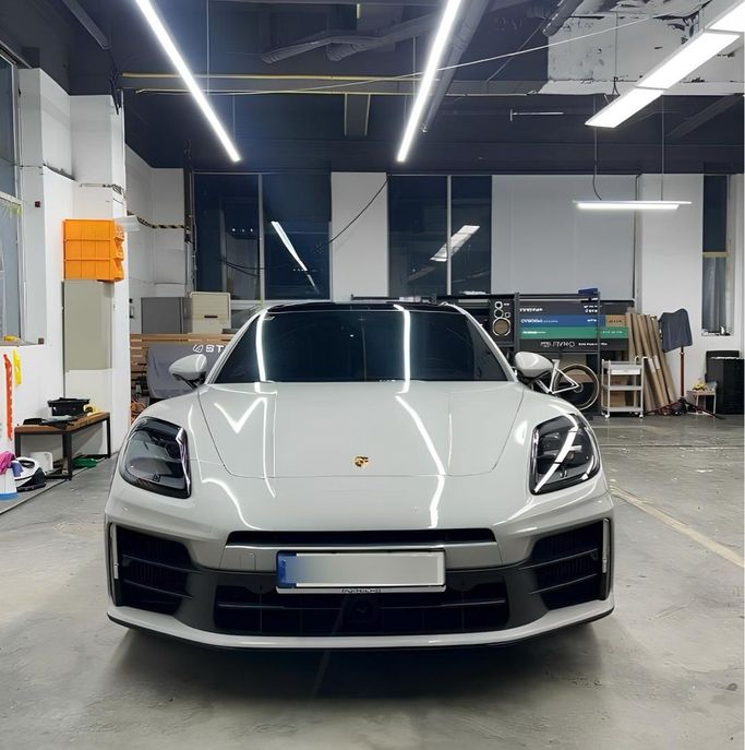 Подержанный Porsche Panamera 4 III, 2.9 л, 2024 в Дубае от Fair Import Белый цвет. Корейская | AUTO.AE