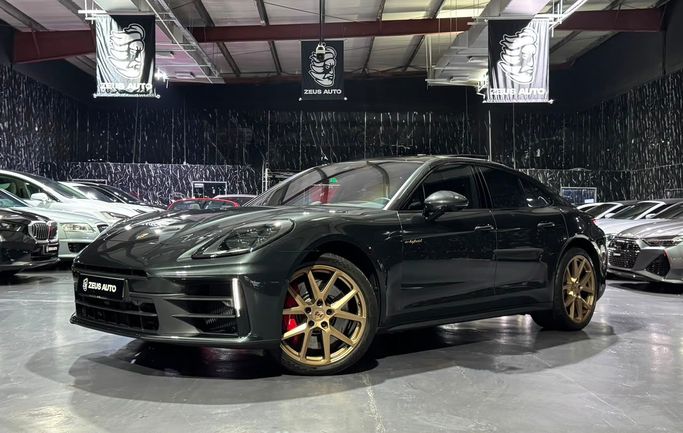 Подержанный Porsche Panamera 4S E-Hybrid III (972), 2.9 л, 2025 в Дубае от Zeus Motors Серый цвет. GCC | AUTO.AE | Объявление #263291