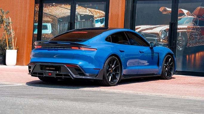 Новый Porsche Taycan GTS I, 2022 в Дубае от 8 Ba Motors Синий цвет. Американская | AUTO.AE