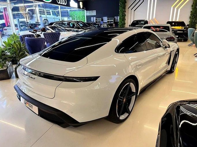 Used Porsche Taycan Turbo S I, 2021 in Dubai by GE Motors, White color. GCC Specs | AUTO.AE