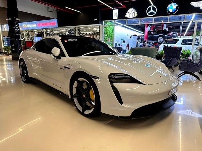 Used Porsche Taycan Turbo S I, 2021 in Dubai by GE Motors, White color. GCC Specs | AUTO.AE