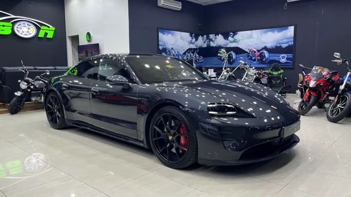 Подержанный Porsche Taycan GTS I, 2022 в Дубае от Carbon Cars Серый цвет. Европейская | AUTO.AE | Объявление #259729