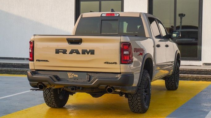 Новый RAM 1500 Crew Cab V Рестайлинг, 3.0 л, 2025 в Дубае от 777 CARS Коричневый цвет. Канадская | AUTO.AE