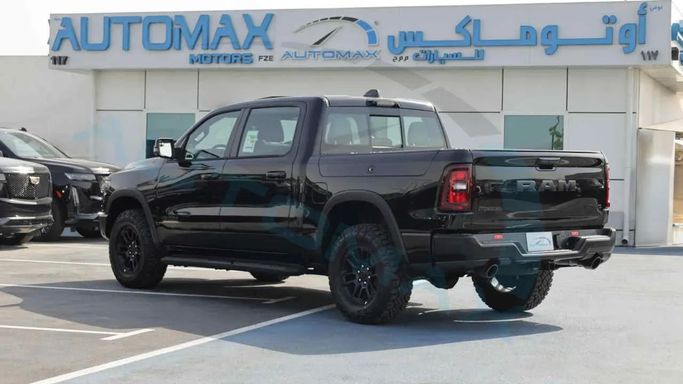 Новый RAM 1500 Crew Cab V Рестайлинг, 3.0 л, 2025 в Дубае от Auto Max Group Черный цвет. GCC | AUTO.AE