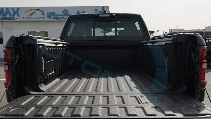 Новый RAM 1500 Crew Cab V Рестайлинг, 3.0 л, 2025 в Дубае от Auto Max Group Черный цвет. GCC | AUTO.AE