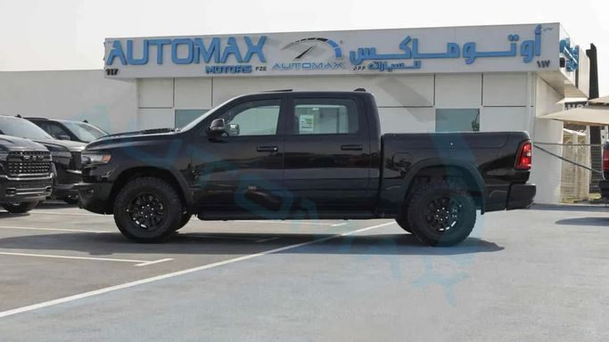Новый RAM 1500 Crew Cab V Рестайлинг, 3.0 л, 2025 в Дубае от Auto Max Group Черный цвет. GCC | AUTO.AE