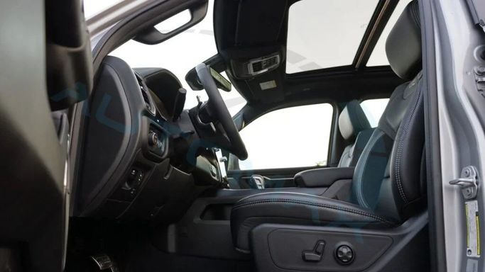 New RAM 1500 Crew Cab V Facelift, 3.0 l, 2025 in Dubai by Auto Max Group, White color. GCC Specs | AUTO.AE