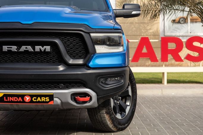 Подержанный RAM 1500 Quad Cab eTorque V, 5.7 л, 2021 в Дубае от Linda Cars Синий цвет. GCC | AUTO.AE