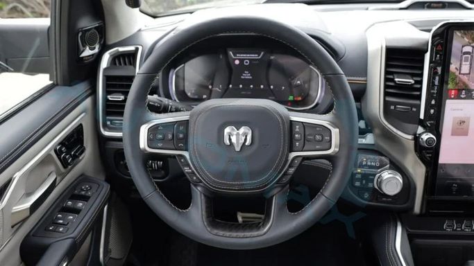 Новый RAM 1500 Crew Cab V Рестайлинг, 3.0 л, 2025 в Дубае от Auto Max Group Серебристый цвет. GCC | AUTO.AE