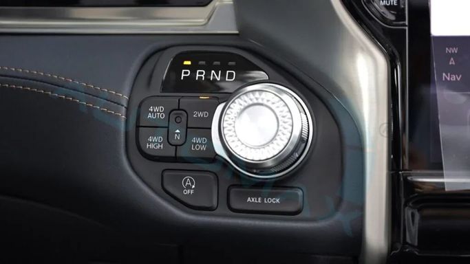 Новый RAM 1500 Crew Cab V Рестайлинг, 3.0 л, 2025 в Дубае от Auto Max Group Серебристый цвет. GCC | AUTO.AE