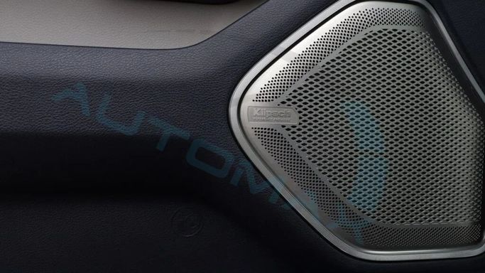 New RAM 1500 Crew Cab V Facelift, 3.0 l, 2025 in Dubai by Auto Max Group, White color. GCC Specs | AUTO.AE